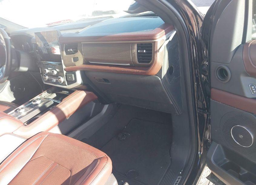 Photo 5 of 2024 Ford Expedition LIMITED MAX (VIN 1FMJK2A85REA38382)