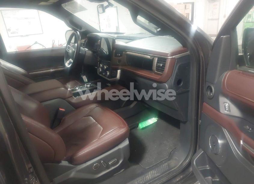 Photo 5 of 2024 Ford Expedition LIMITED MAX (VIN 1FMJK2A87REA19915)