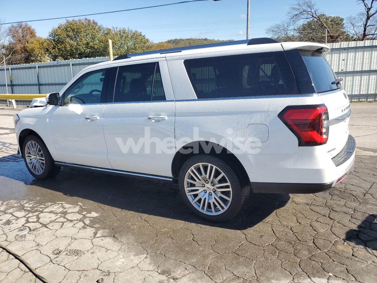 Photo 2 of 2024 FORD EXPEDITION MAX LIMITED (VIN 1FMJK2A87REB16158)
