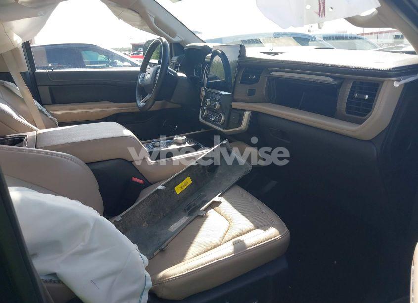 Photo 5 of 2024 Ford Expedition LIMITED MAX (VIN 1FMJK2A88REA32656)