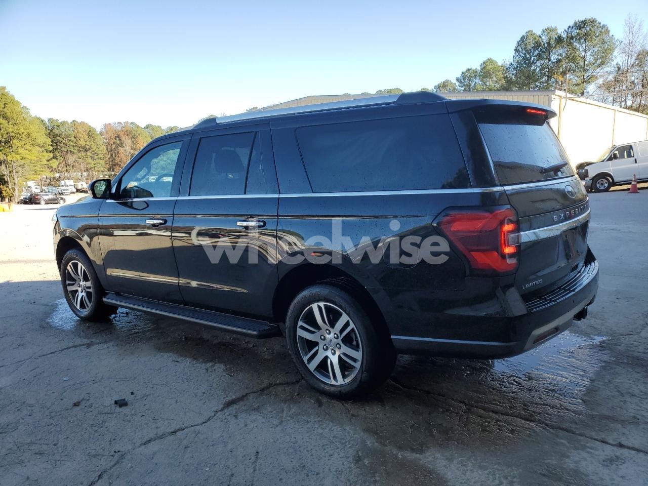 Photo 2 of 2024 FORD EXPEDITION MAX LIMITED (VIN 1FMJK2A89REA67416)