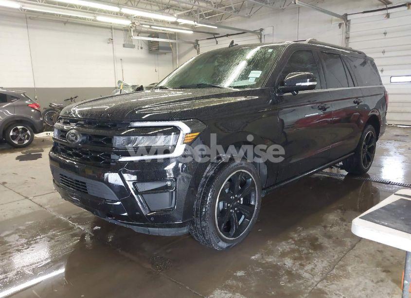 Photo 2 of 2024 Ford Expedition LIMITED MAX (VIN 1FMJK2A8XREB17692)