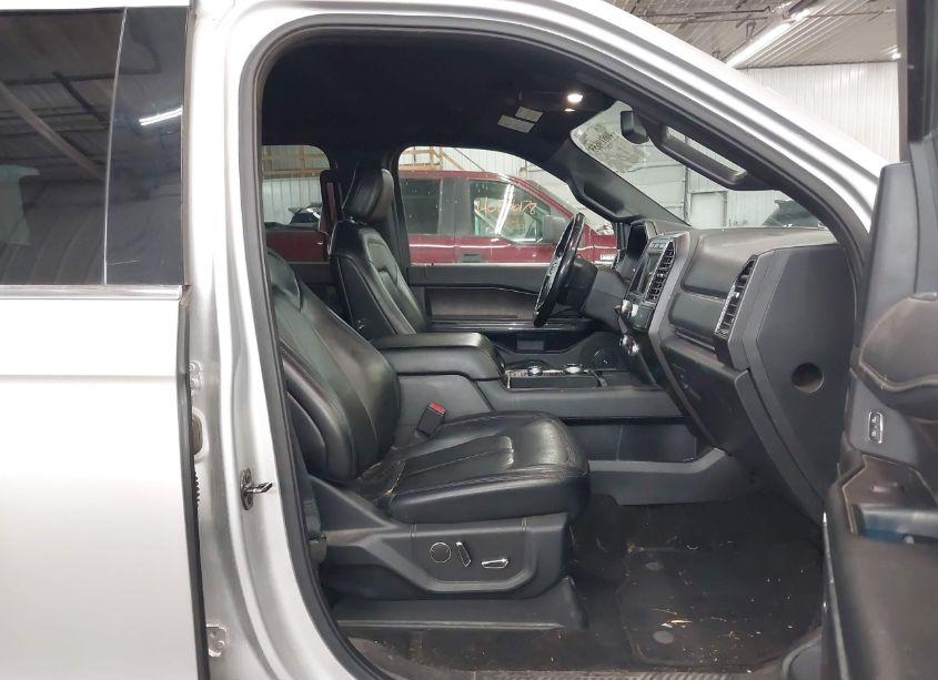 Photo 5 of 2019 Ford Expedition MAX LIMITED (VIN 1FMJK2AT7KEA28172)