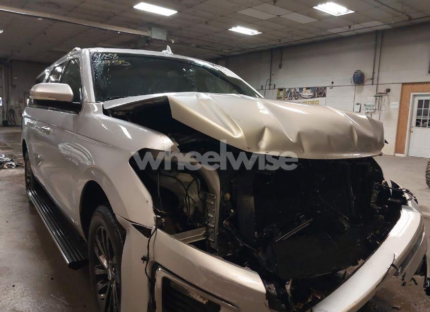 Photo 6 of 2019 Ford Expedition MAX LIMITED (VIN 1FMJK2AT8KEA38399)