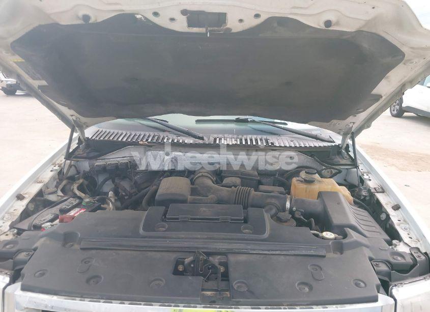 Photo 10 of 2010 Ford Expedition XLT (VIN 1FMJU1F50AEA00484)