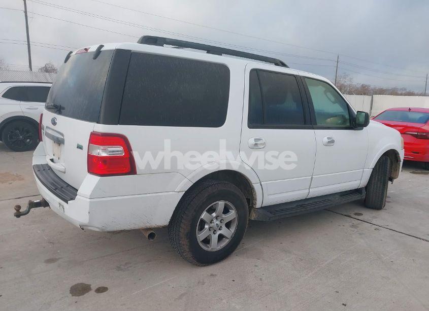 Photo 4 of 2010 Ford Expedition XLT (VIN 1FMJU1F50AEA00484)