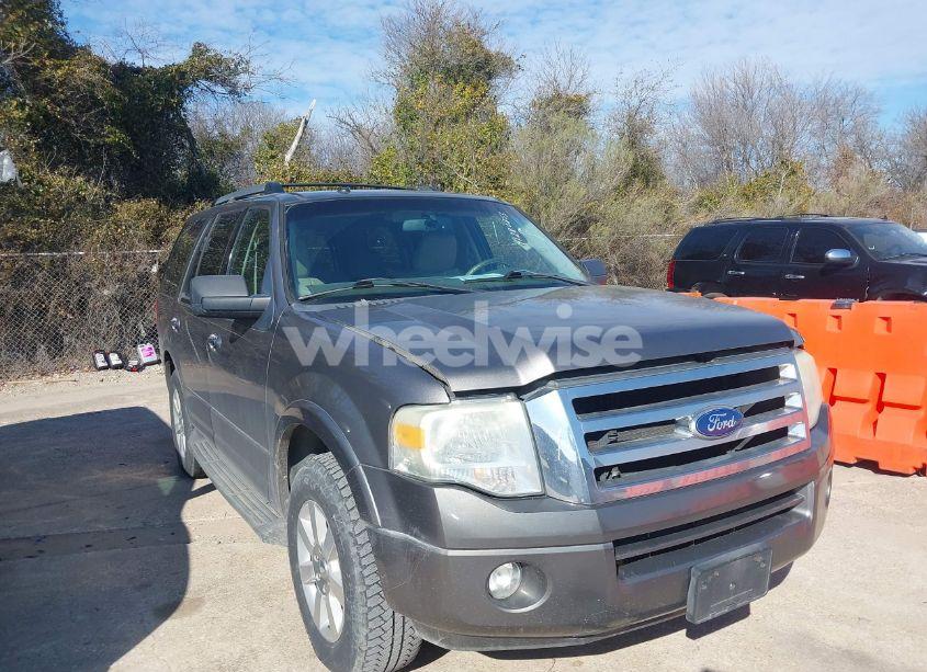 2010 Ford Expedition XLT (VIN 1FMJU1F50AEB46044) main photo