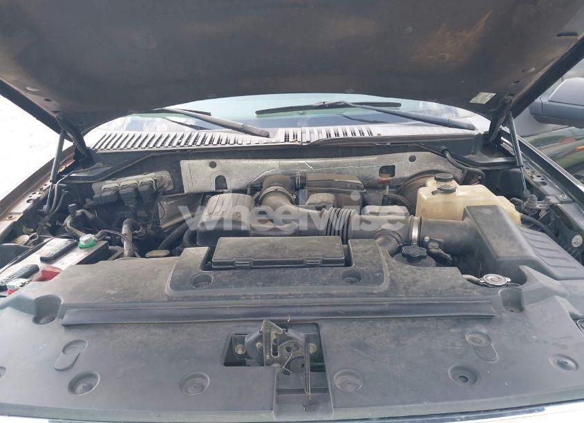 Photo 10 of 2010 Ford Expedition XLT (VIN 1FMJU1F52AEB49740)