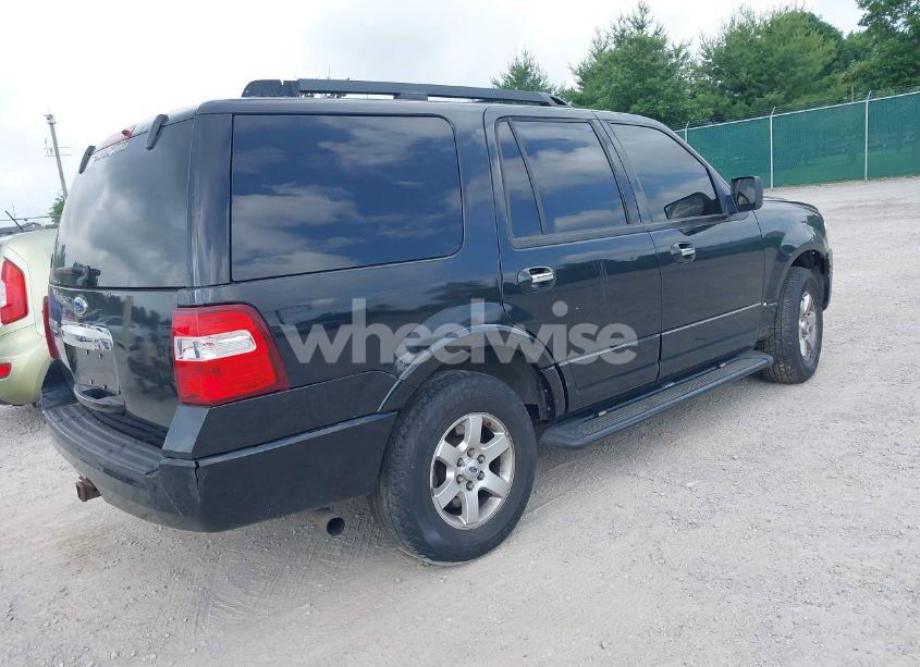 Photo 4 of 2010 Ford Expedition XLT (VIN 1FMJU1F52AEB49740)