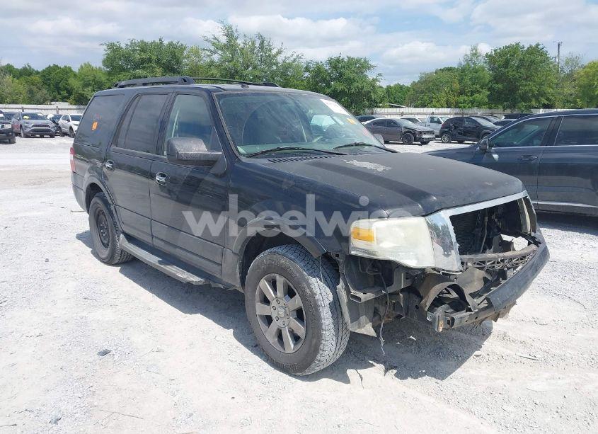 2010 Ford Expedition XLT (VIN 1FMJU1F53AEA94103) main photo