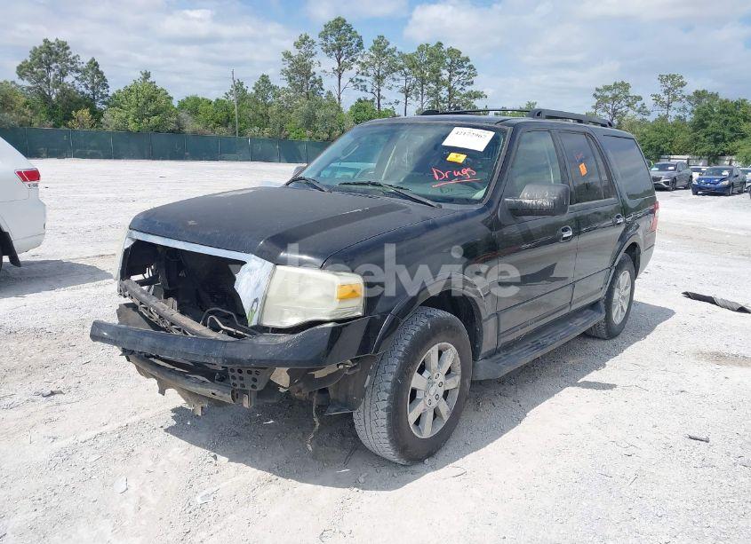 Photo 2 of 2010 Ford Expedition XLT (VIN 1FMJU1F53AEA94103)