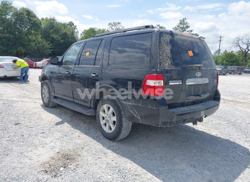 Photo 3 of 2010 Ford Expedition XLT (VIN 1FMJU1F53AEA94103)