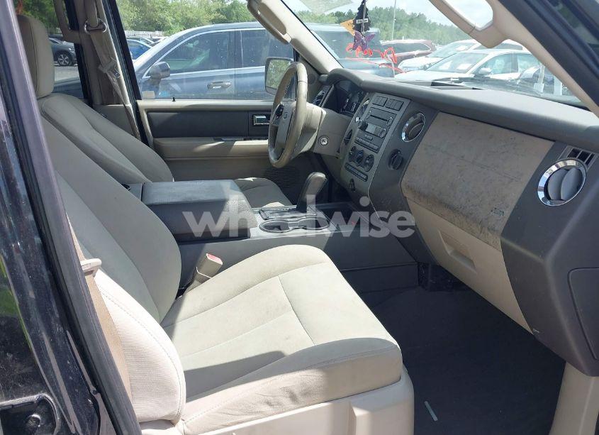 Photo 5 of 2010 Ford Expedition XLT (VIN 1FMJU1F53AEA94103)