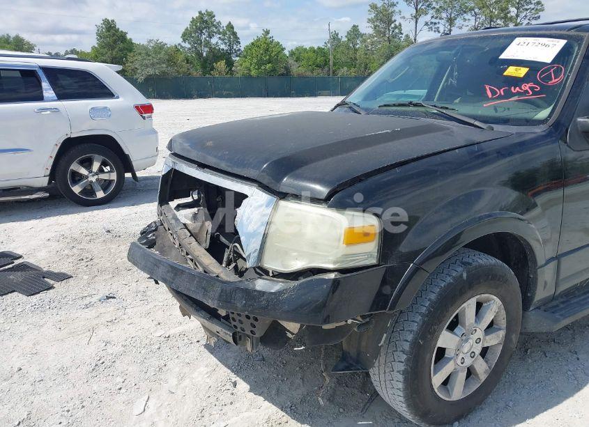 Photo 6 of 2010 Ford Expedition XLT (VIN 1FMJU1F53AEA94103)