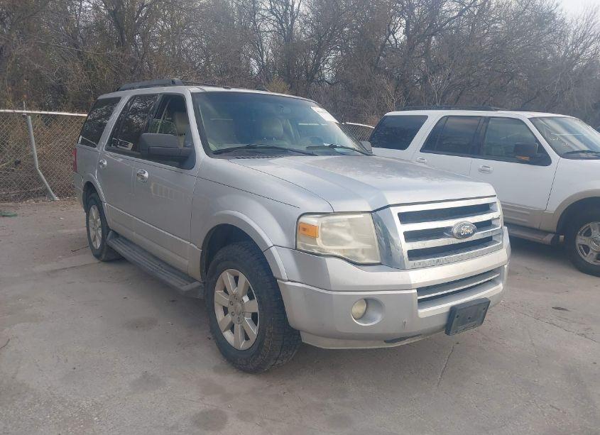 2010 Ford Expedition XLT (VIN 1FMJU1F53AEB63369) main photo