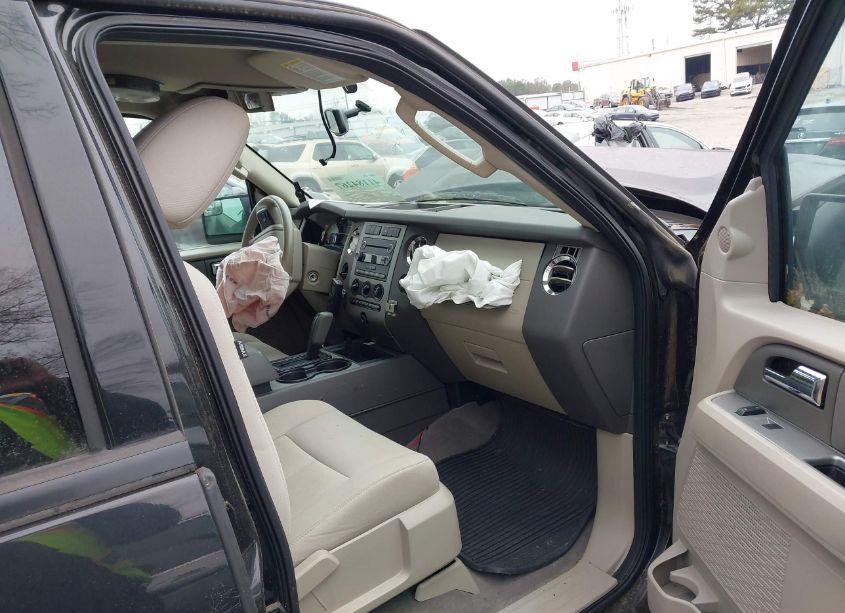 Photo 5 of 2014 Ford Expedition XL (VIN 1FMJU1F55EEF43223)