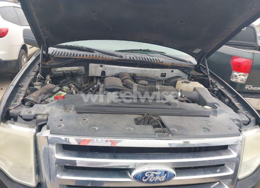 Photo 10 of 2010 Ford Expedition XLT (VIN 1FMJU1F56AEA93639)