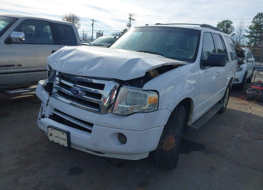 Photo 2 of 2010 Ford Expedition XLT (VIN 1FMJU1F57AEA88482)