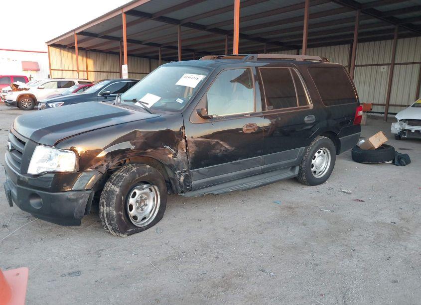 Photo 2 of 2013 Ford Expedition XL (VIN 1FMJU1F58DEF30786)