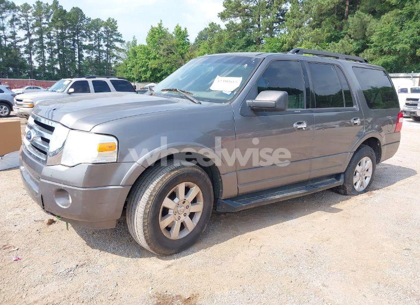 Photo 2 of 2010 Ford Expedition XLT (VIN 1FMJU1F5XAEB67077)