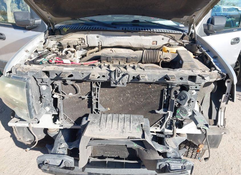 Photo 10 of 2015 Ford Expedition XL (VIN 1FMJU1FT0FEF14549)