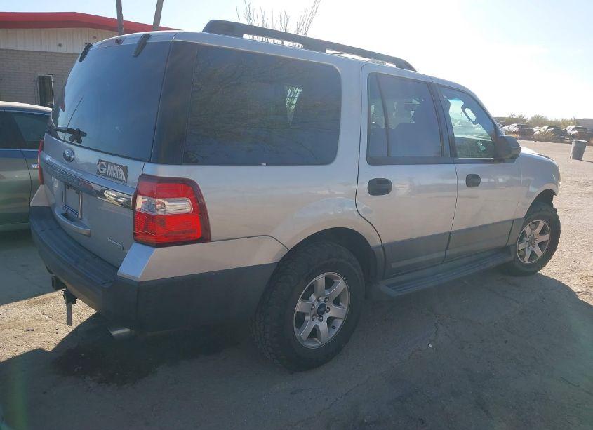 Photo 4 of 2015 Ford Expedition XL (VIN 1FMJU1FT0FEF14549)