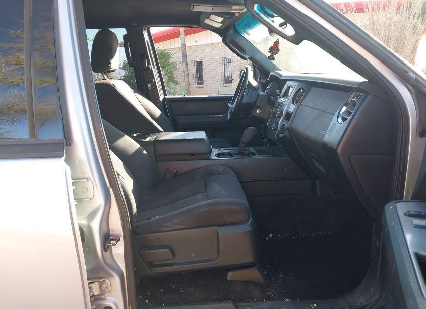 Photo 5 of 2015 Ford Expedition XL (VIN 1FMJU1FT0FEF14549)