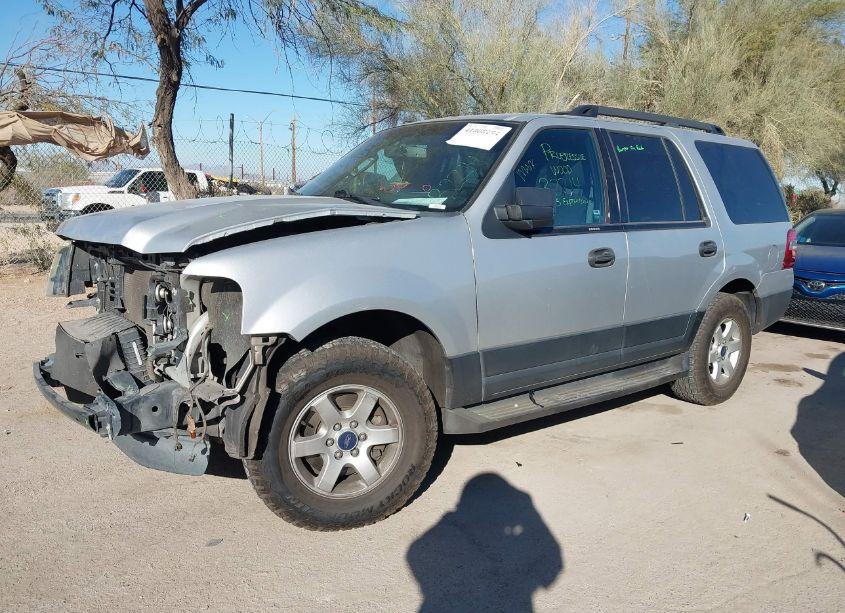 Photo 6 of 2015 Ford Expedition XL (VIN 1FMJU1FT0FEF14549)