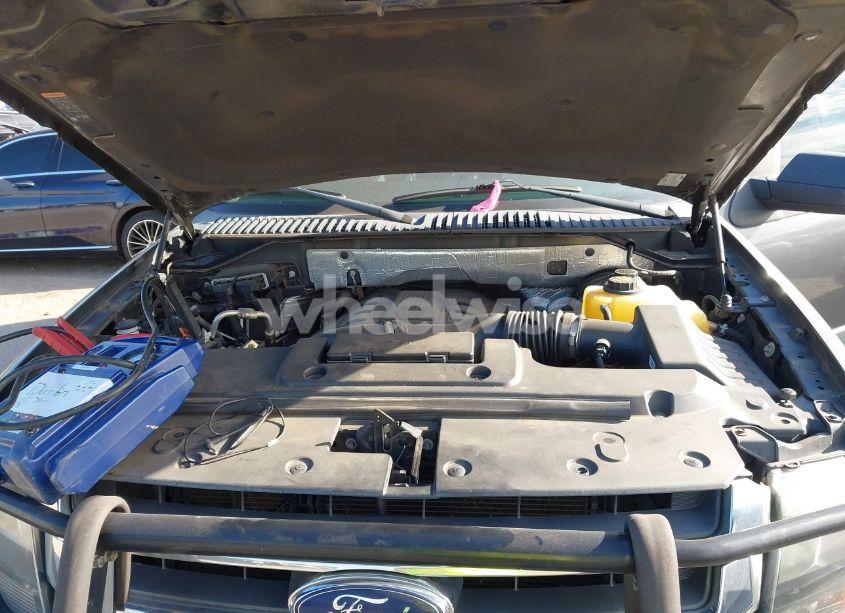 Photo 10 of 2015 Ford Expedition XL (VIN 1FMJU1FTXFEF10203)