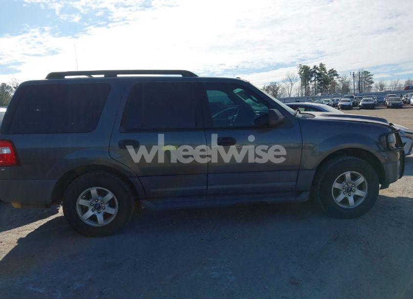 Photo 13 of 2015 Ford Expedition XL (VIN 1FMJU1FTXFEF10203)