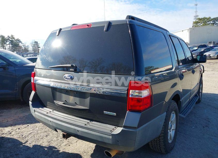Photo 4 of 2015 Ford Expedition XL (VIN 1FMJU1FTXFEF10203)
