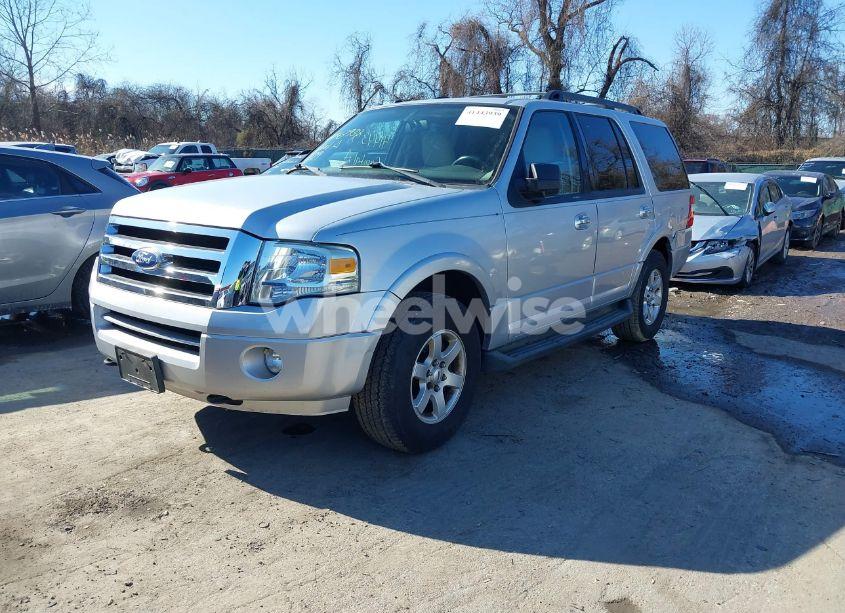 Photo 2 of 2010 Ford Expedition XLT (VIN 1FMJU1G50AEB70018)
