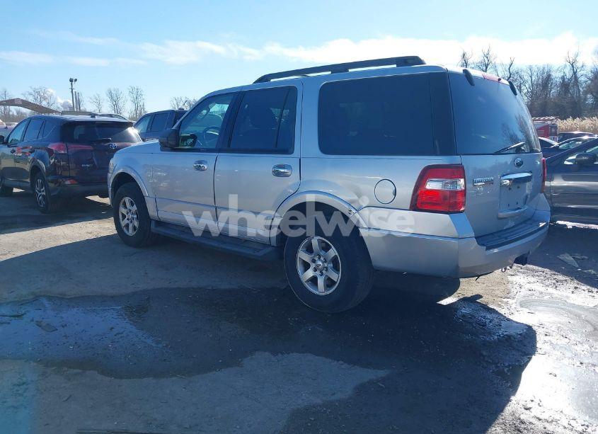 Photo 3 of 2010 Ford Expedition XLT (VIN 1FMJU1G50AEB70018)
