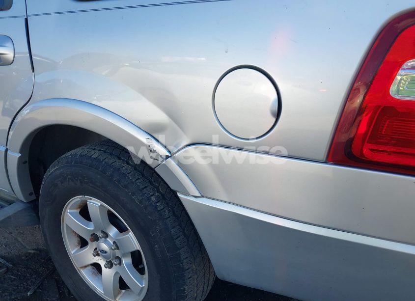 Photo 6 of 2010 Ford Expedition XLT (VIN 1FMJU1G50AEB70018)