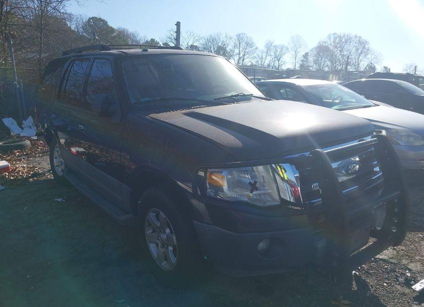 2014 Ford Expedition XL (VIN 1FMJU1G51EEF10945) main photo