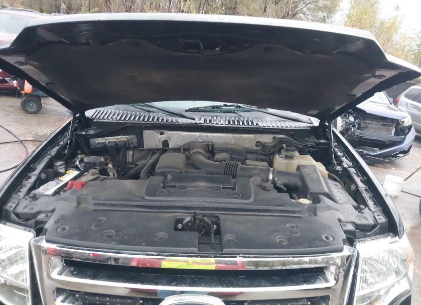 Photo 10 of 2010 Ford Expedition XLT (VIN 1FMJU1G53AEA81379)