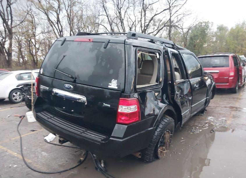 Photo 4 of 2010 Ford Expedition XLT (VIN 1FMJU1G53AEA81379)