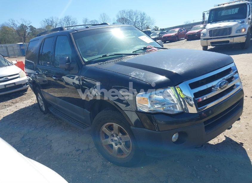 2014 Ford Expedition XL (VIN 1FMJU1G53EEF10946) main photo