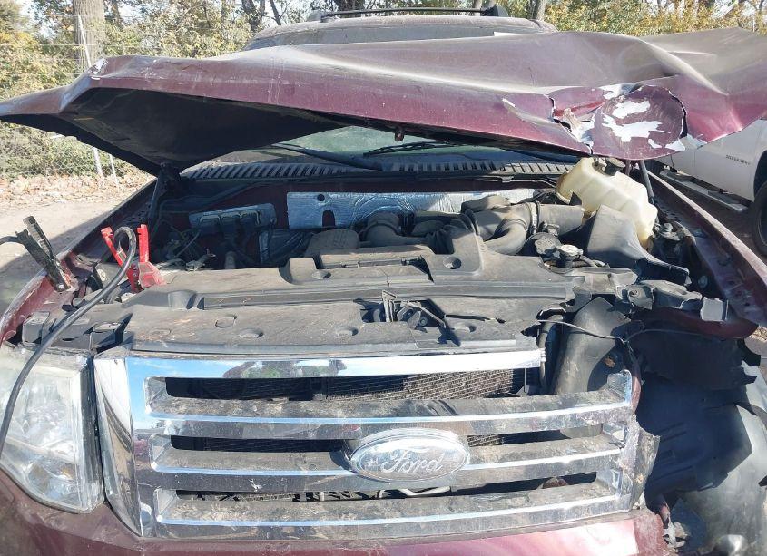 Photo 10 of 2010 Ford Expedition XLT (VIN 1FMJU1G54AEA15973)