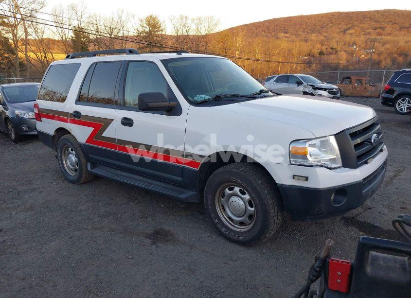 2014 Ford Expedition XL (VIN 1FMJU1G54EEF12365) main photo