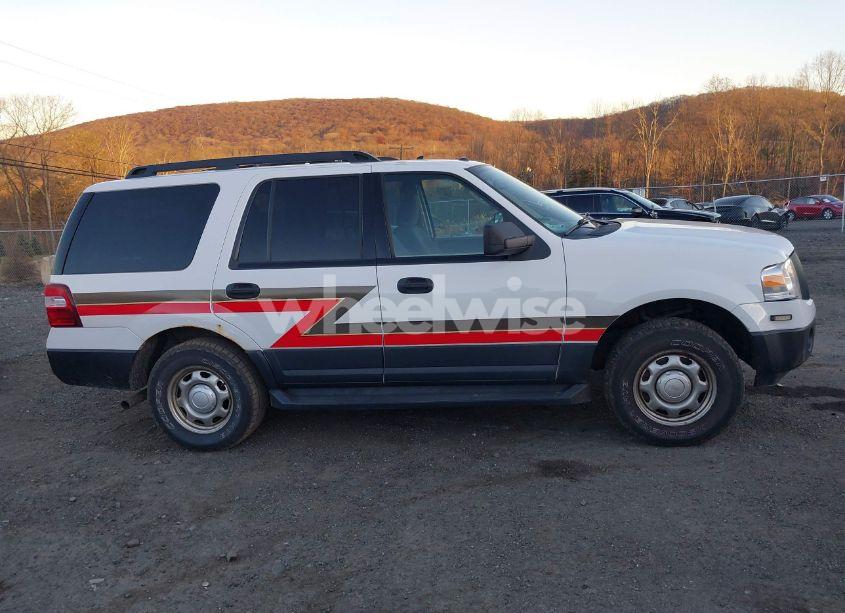 Photo 13 of 2014 Ford Expedition XL (VIN 1FMJU1G54EEF12365)