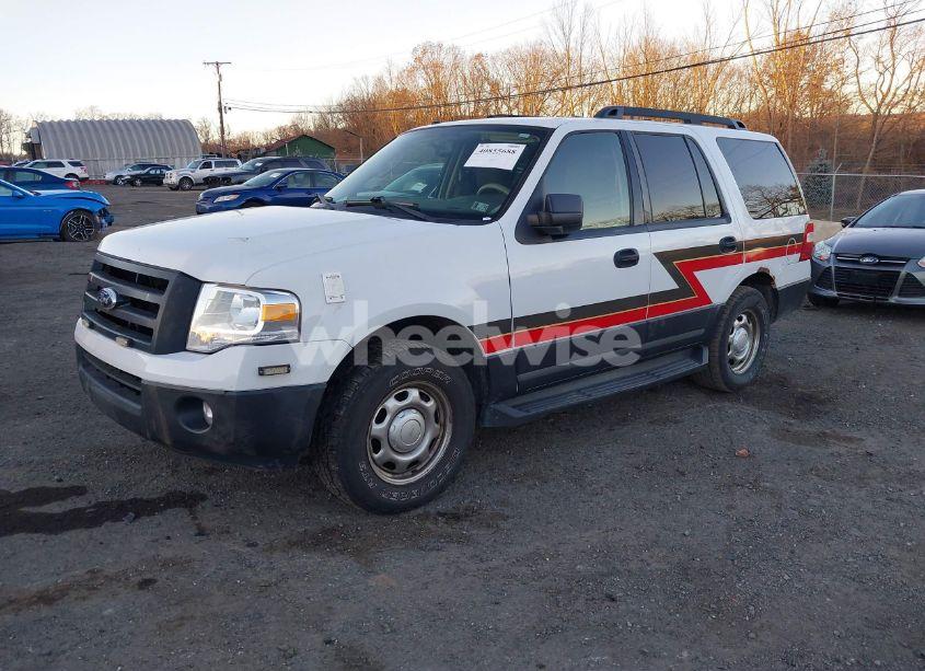 Photo 2 of 2014 Ford Expedition XL (VIN 1FMJU1G54EEF12365)