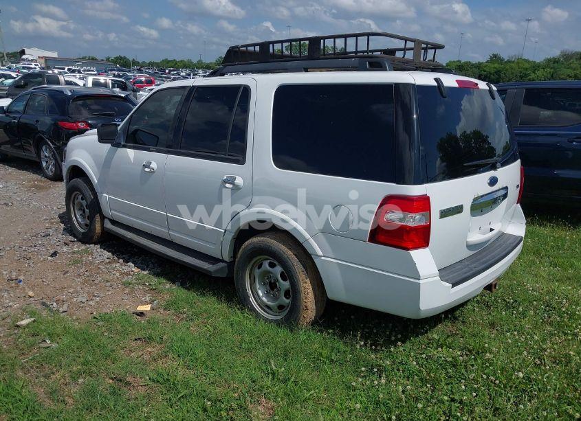 Photo 3 of 2010 Ford Expedition XLT (VIN 1FMJU1G55AEB56079)