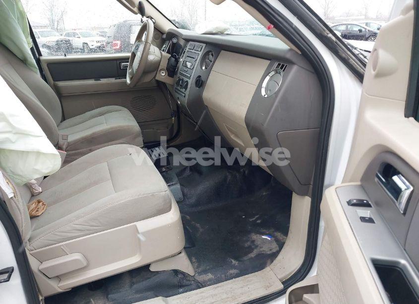 Photo 5 of 2013 Ford Expedition XL (VIN 1FMJU1G58DEF35226)