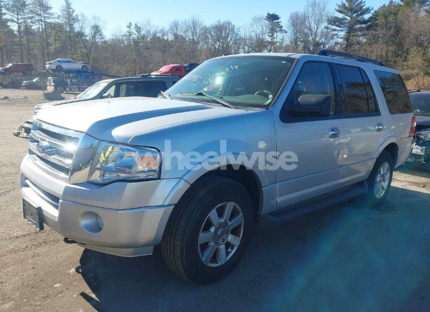 Photo 2 of 2010 Ford Expedition XLT (VIN 1FMJU1G59AEB57882)