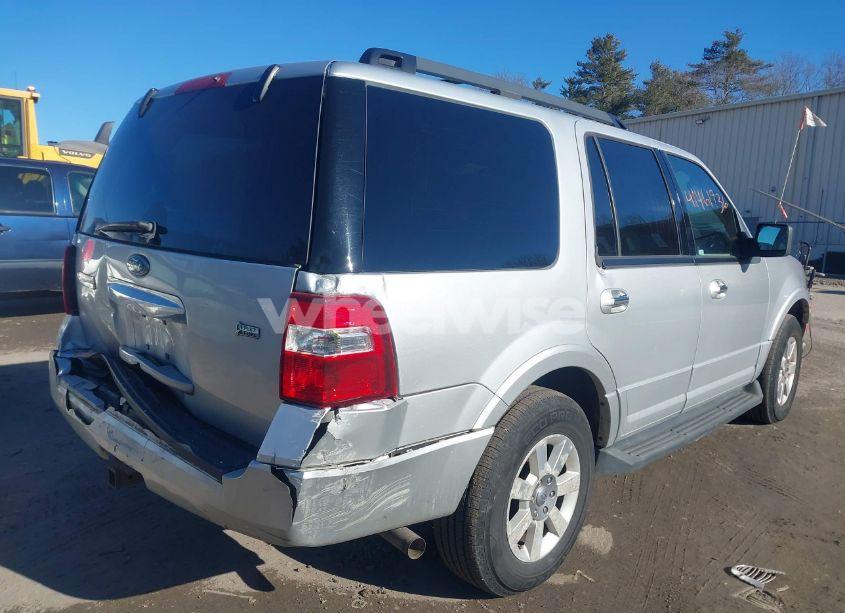 Photo 4 of 2010 Ford Expedition XLT (VIN 1FMJU1G59AEB57882)