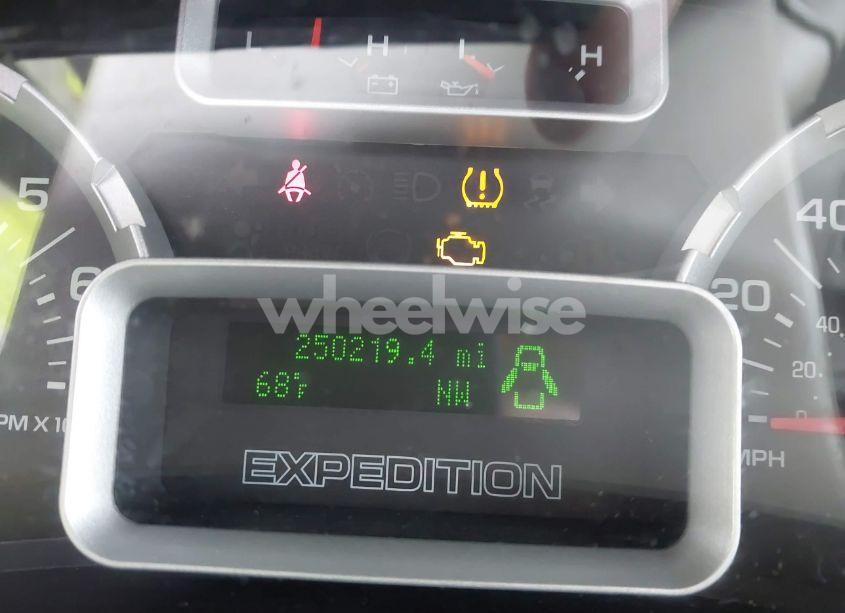 Photo 16 of 2010 Ford Expedition XLT (VIN 1FMJU1G59AEB59065)