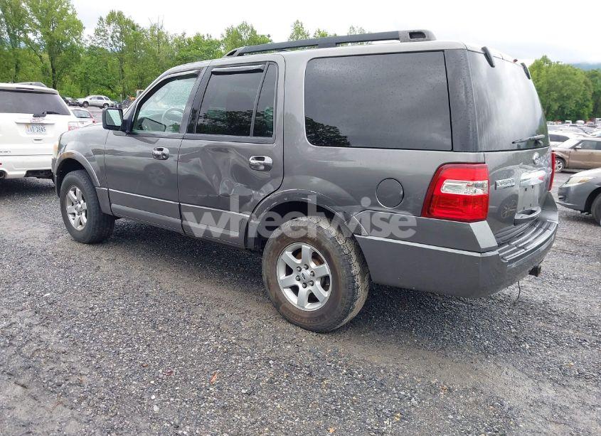 Photo 3 of 2010 Ford Expedition XLT (VIN 1FMJU1G59AEB59065)