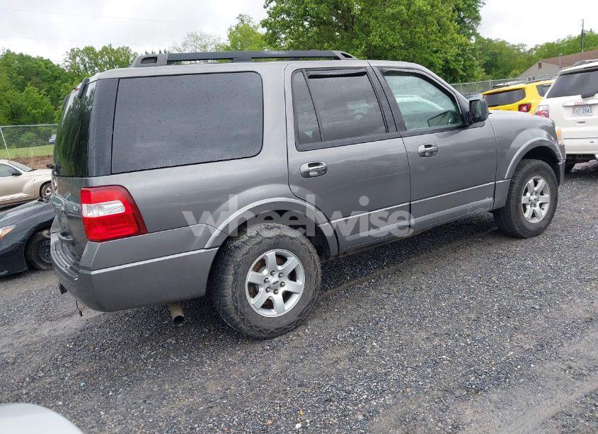Photo 4 of 2010 Ford Expedition XLT (VIN 1FMJU1G59AEB59065)