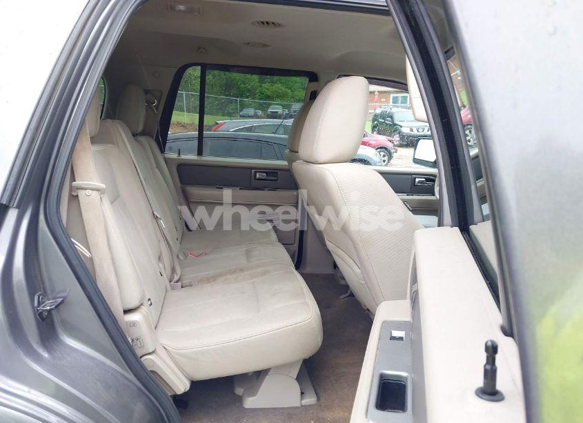 Photo 8 of 2010 Ford Expedition XLT (VIN 1FMJU1G59AEB59065)